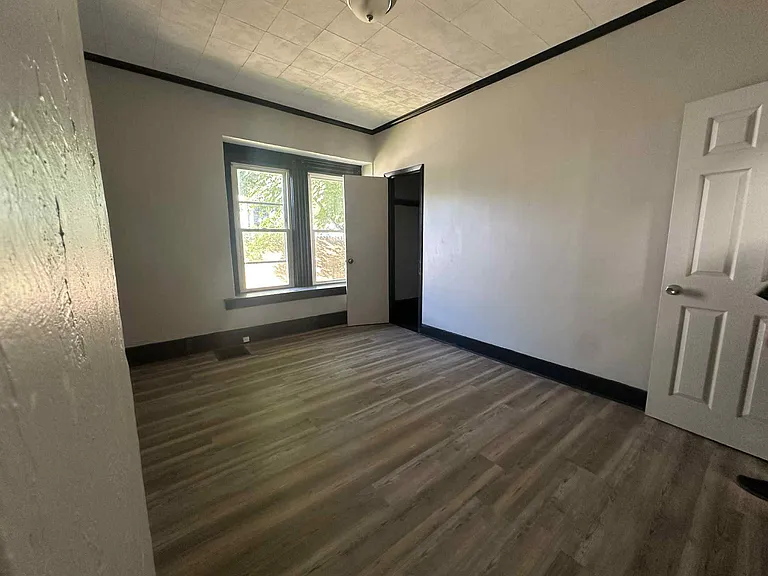 3133 W 84th St — Photo 11