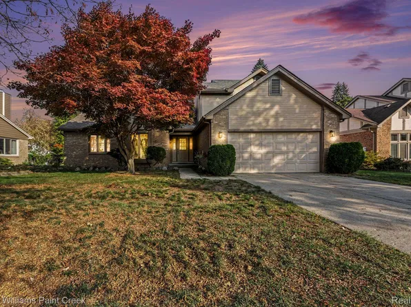 4894 Pickford Dr, Troy, MI 48085