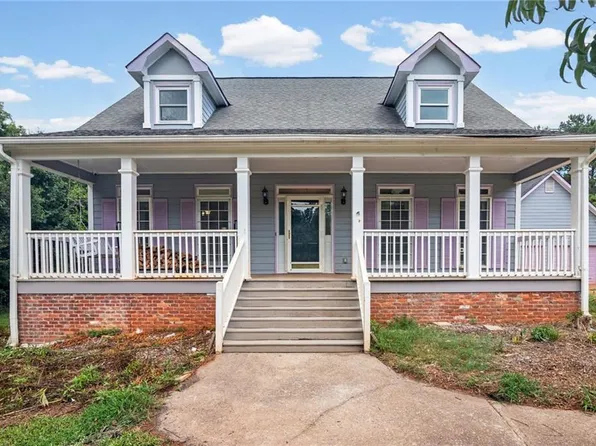 574 Antioch Rd, Fayetteville, GA 30215