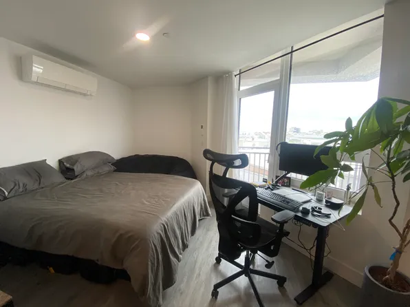 1399 Myrtle image 2 of 11