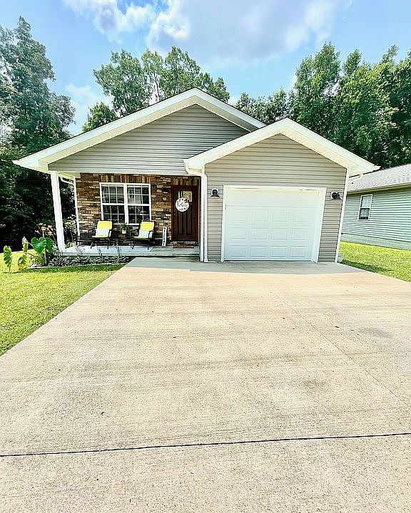 1st image of 40 Kaylee Ln