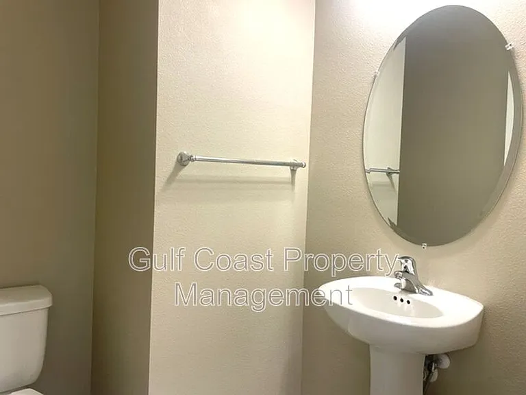 1908 Swivel Ln — Photo 10
