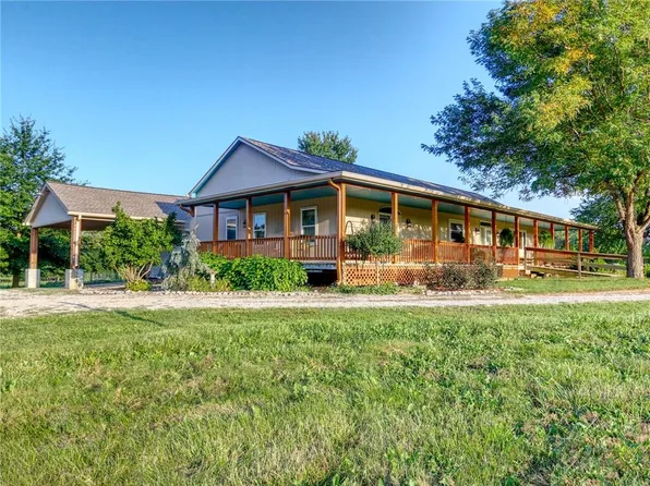 10717 S Spainhour Rd, Lone Jack, MO 64070