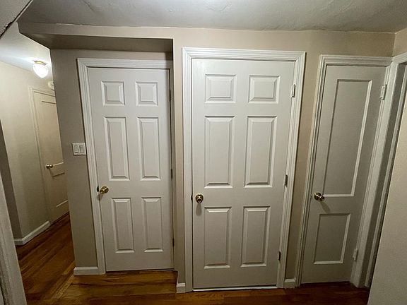5th image of 2325 Throop Ave #1B