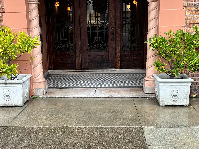 337 22nd Ave — Photo 2