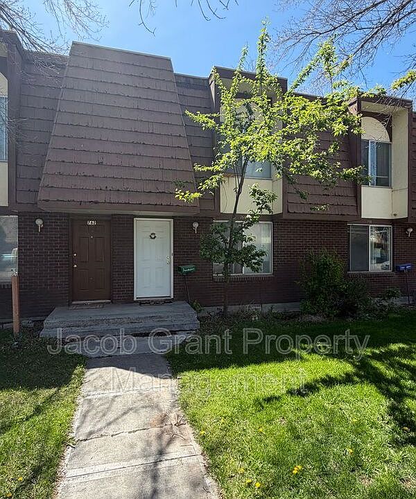 1st image of 760 Whittier St