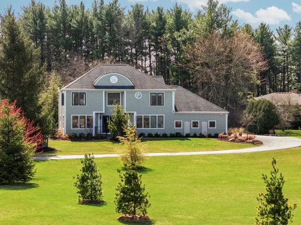 1215 Southwood Ct, Ann Arbor, MI 48103