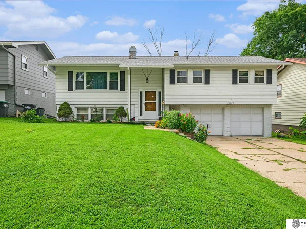 5029 Arbor Cir, Omaha, NE 68106
