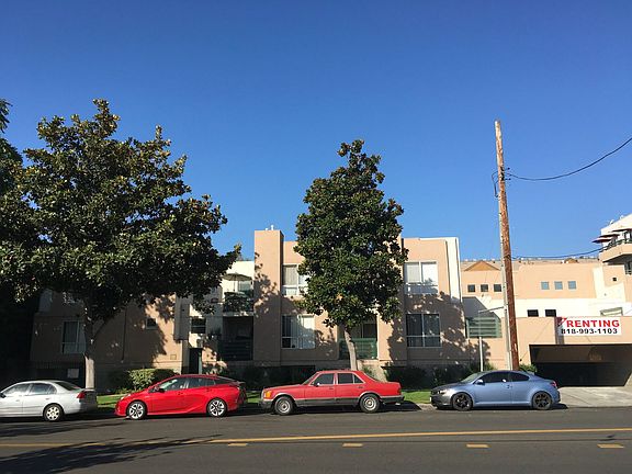 3rd image of 9841 White Oak Ave APT 206