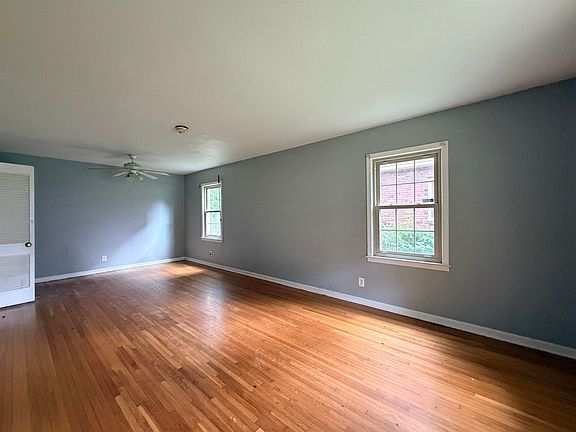 2nd image of 3215 Queensgate Ave