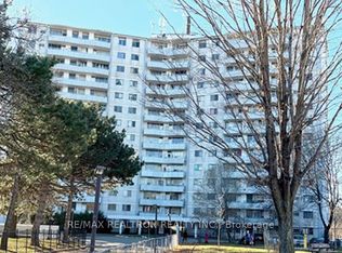 500 Dawes Rd #211, Toronto, ON M4B 2G1