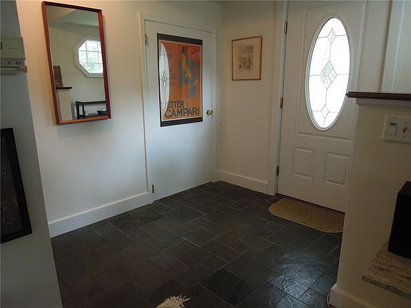 2nd image of 135 Elmcroft Rd