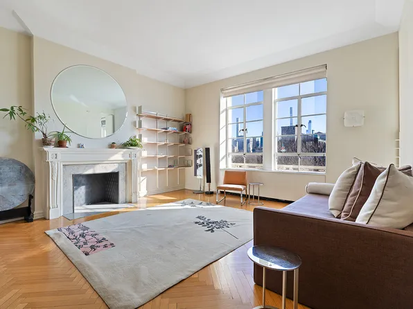 11 West 81st Street image 2 of 12