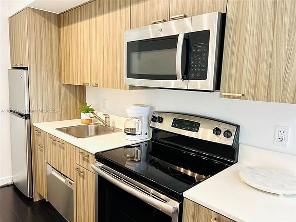 5th image of 551 Michigan Ave #1233