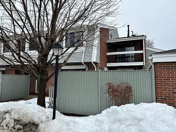2nd image of 85 Rosewood Dr #28-1