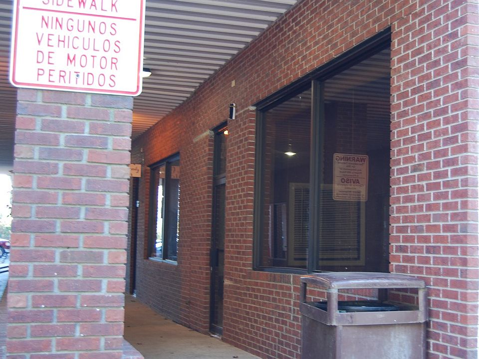 1st image of 941 Maddox Dr Ste 220