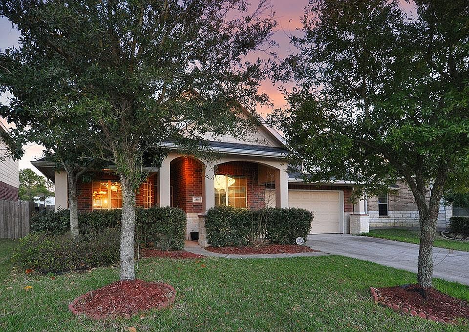 1st image of 2315 Canyon Springs Dr