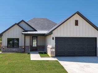 207 Sides Blvd, Bullard, TX 75757