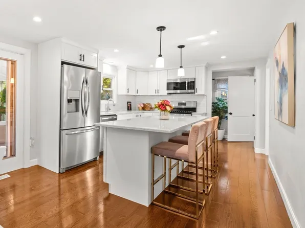 37 Andrews St, Medford, MA 02155