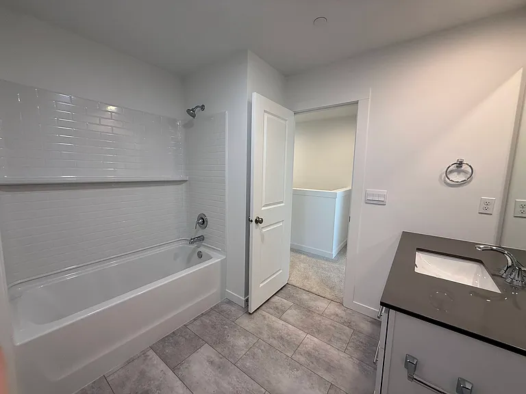 2nd bathroom