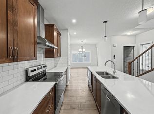 18 Sage Hill Ln NW #18, Calgary, AB T3R 2A6