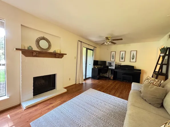 3500 Tangle Brush Dr APT 7, Spring, TX 77381