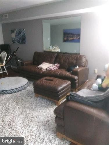 2nd image of 202 Park Pl #202