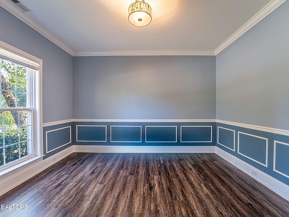5th image of 1313 Harrison Glen Ln