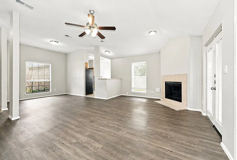 3 bed, 2.0 bath, 1499 sqft, $1,845 — Photo 4
