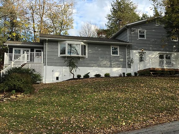 4th image of 12 Nasturtium Ave