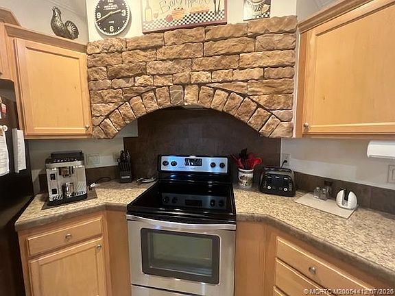 4th image of 8548 Duke Ct W