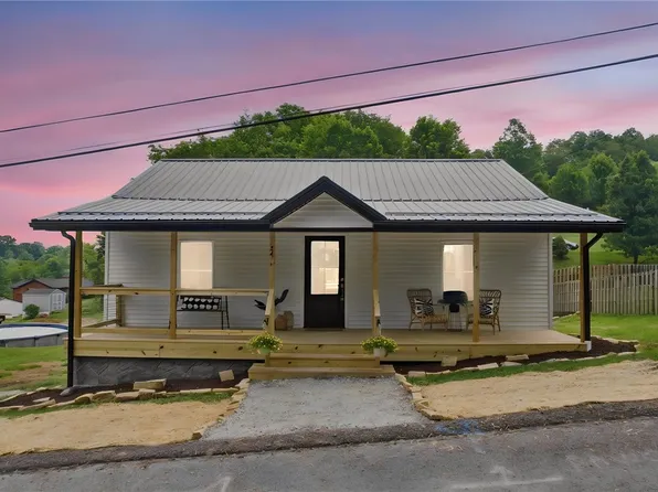 54 Sherlock Cir, Mc Donald, PA 15057