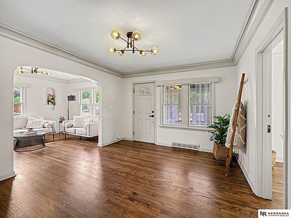 4th image of 4303 Saratoga St