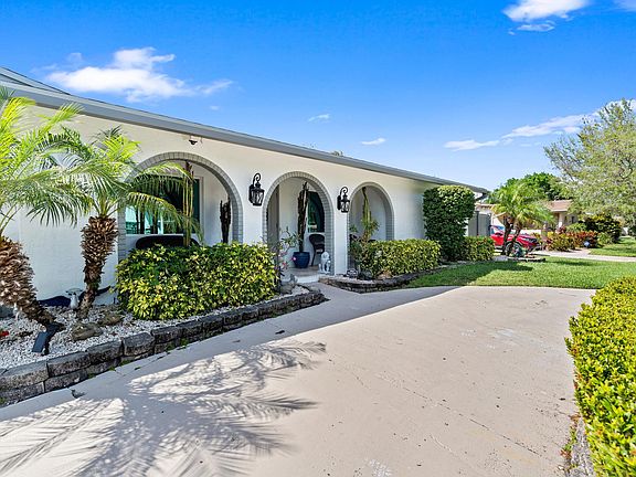 4th image of 661 NW 42nd Avenue