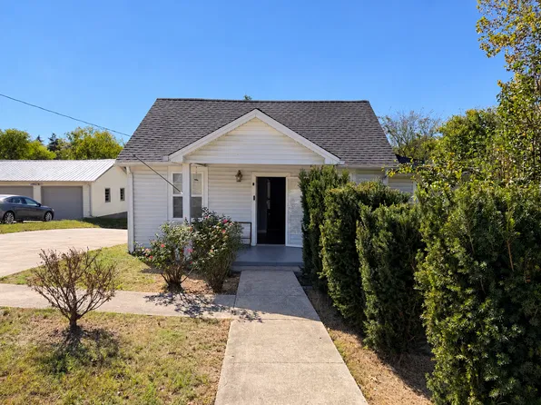 814 S McCrary St, Woodbury, TN 37190