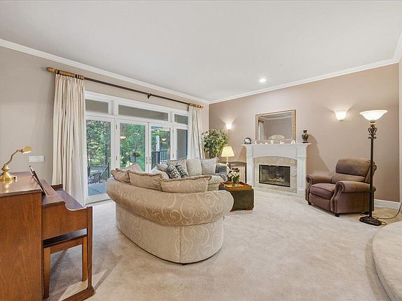 5th image of 13195 Woodstock Dr