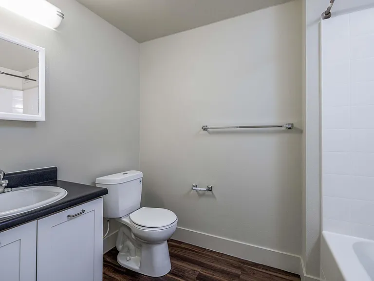 Quintessa Apartments — Photo 14