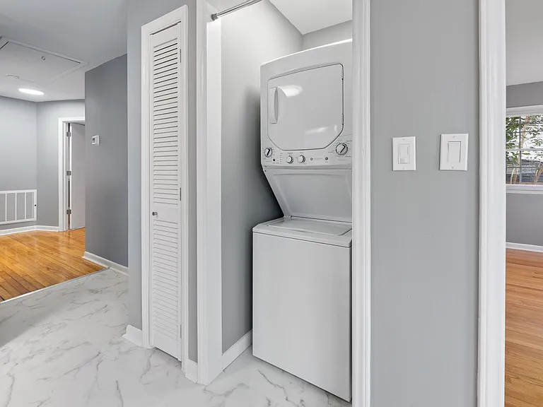 513 Bart St — Photo 16