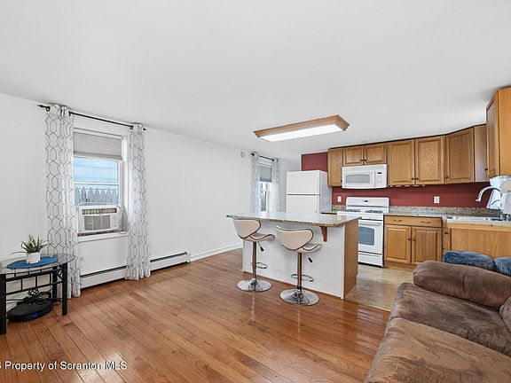 4th image of 138 Swetland St