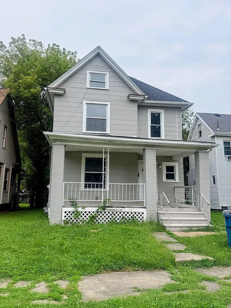 Four bedroom 1.5 bedroom single family home for rent — Photo 1
