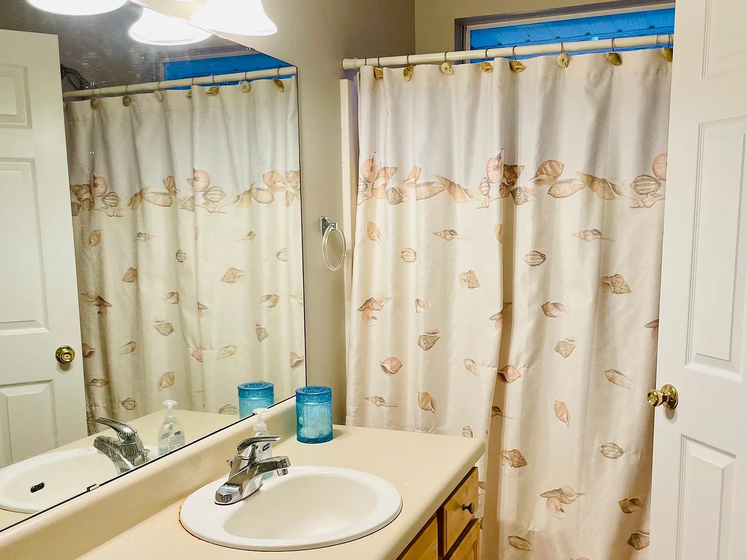 121 Elm Avenue SE — Photo 4