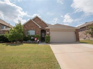 10425 Unity Dr, Fort Worth, TX 76108