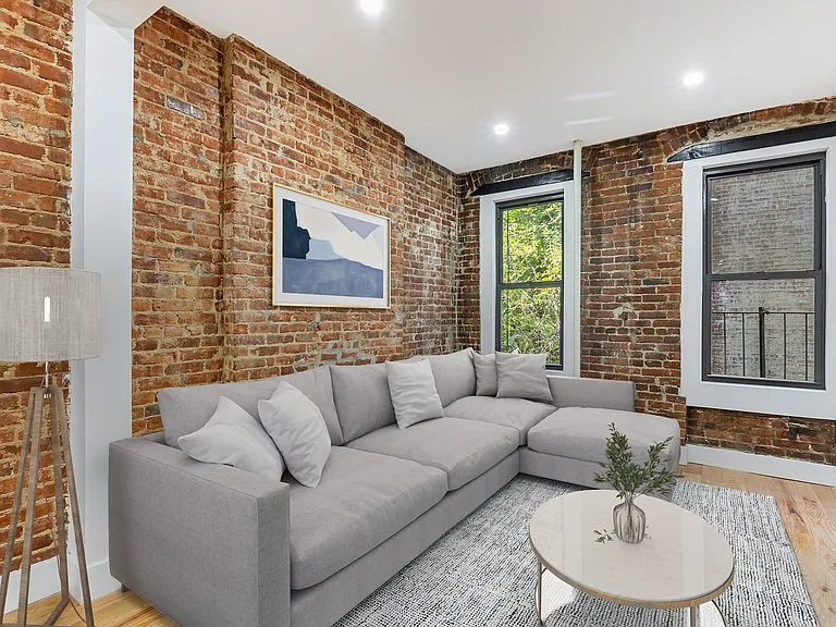1843 1st Ave #2R — Photo 1