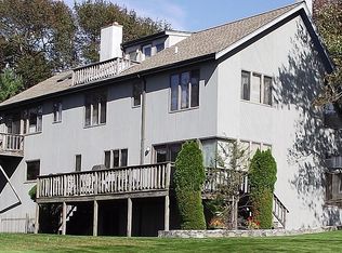 4 Summerfield Ln, Tiverton, RI 02878