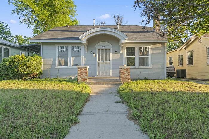 1st image of 426 Bailey Ave #426