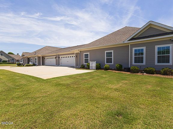 4th image of 470 Nandina Ct