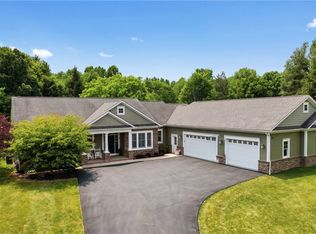 898 Bel Arbor Dr, Victor, NY 14564
