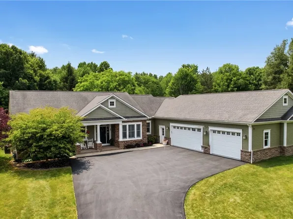 898 Bel Arbor Dr, Victor, NY 14564