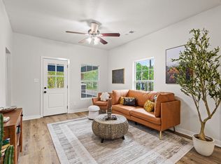 1031 W Chestnut St, Denison, TX 75020