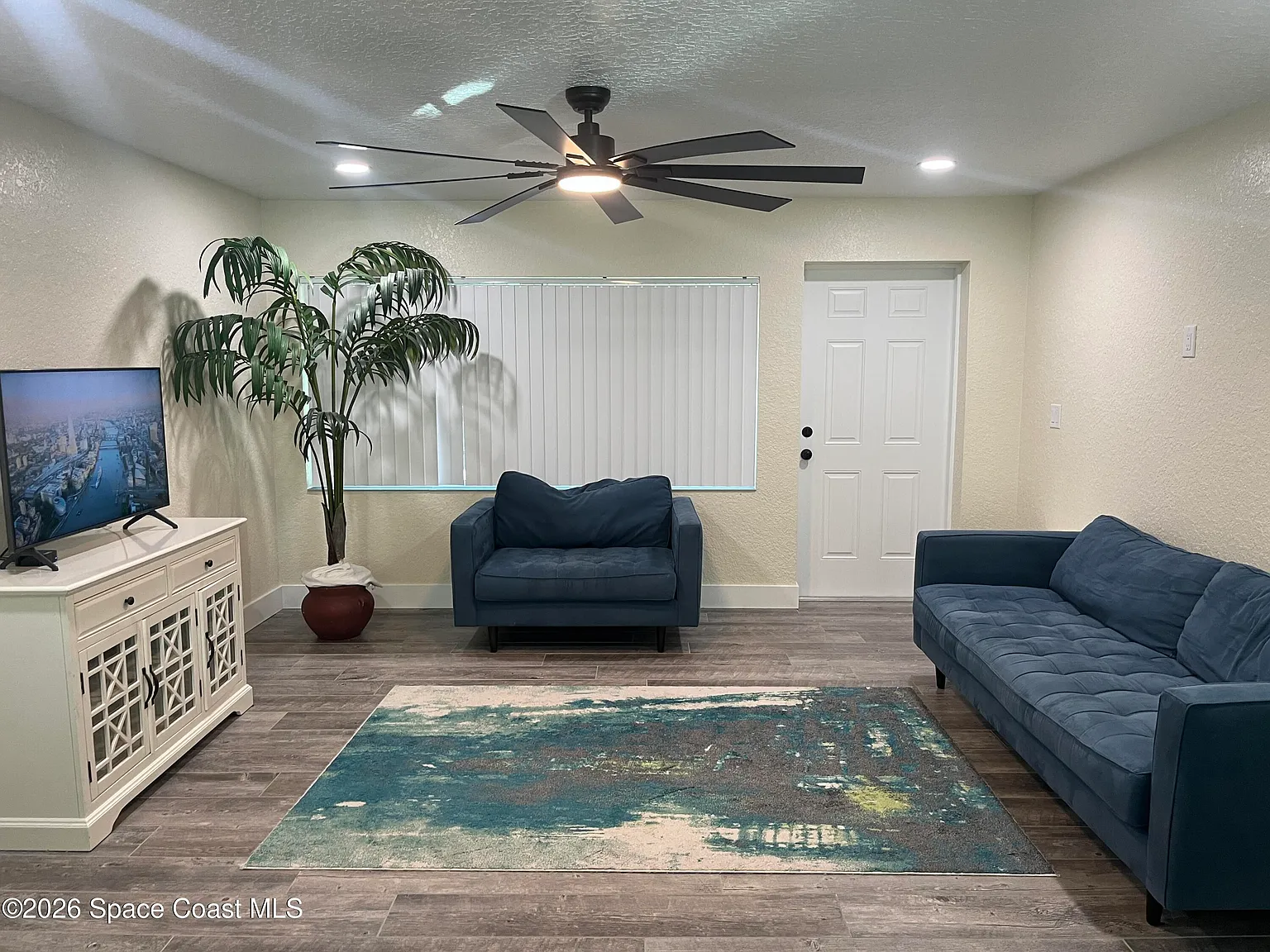 4 bed, 2.0 bath, 1464 sqft, $2,200 — Photo 3